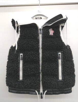 MONCLER Logo Teddy Fleece Down Vest Size XS 22