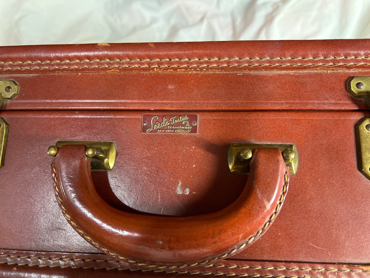 Rare! Vintage Leeds Tested Travelwear New York Suitcase Leather
