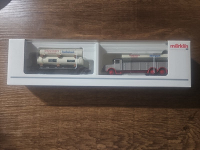 Marklin Museum Wagon 2004 Gas Tank Car w/ Delivery Truck
