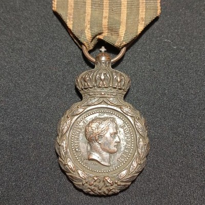 1.3/03/26 (REF36973) Militärmedaille von SAINT HELENE PREMIER EMP französische Medaille