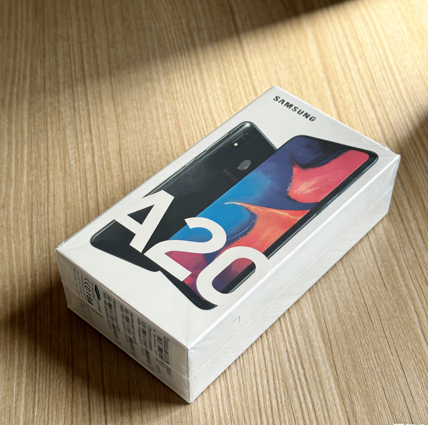 New Sealed-Samsung Galaxy A20 SM-A205U 32GB&plus; 3GB Black 6&period;4" Unlocked Smartphone