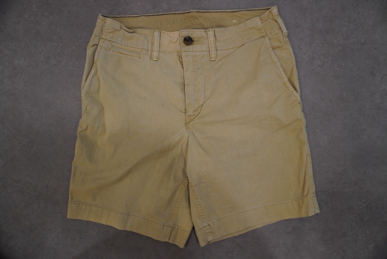 American Eagle Outfitters men’s tan shorts