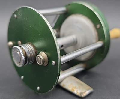 Vintage Bronson Green Hornet No. 2200 Baitcasting Fishing Reel