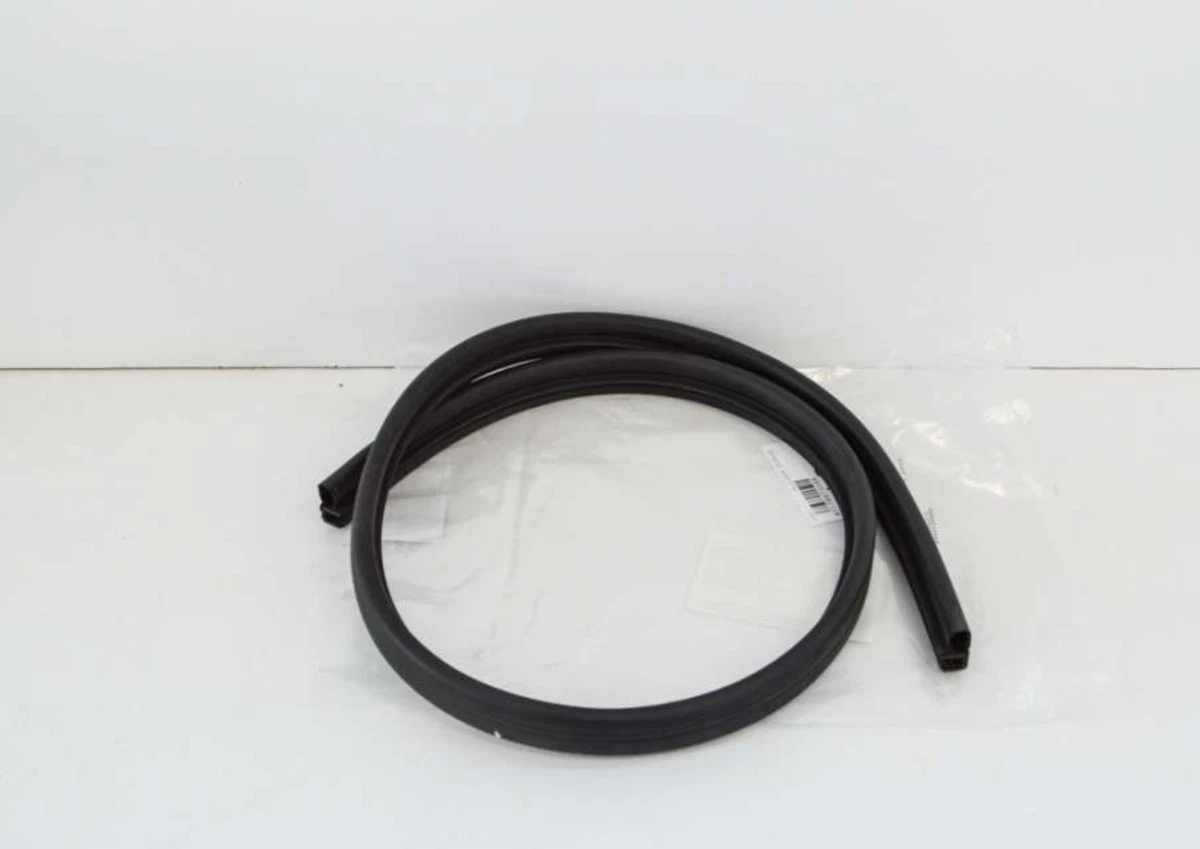 Genuine Mercedes-Benz CLA Class W117 Front Engine Bonnet Seal 
