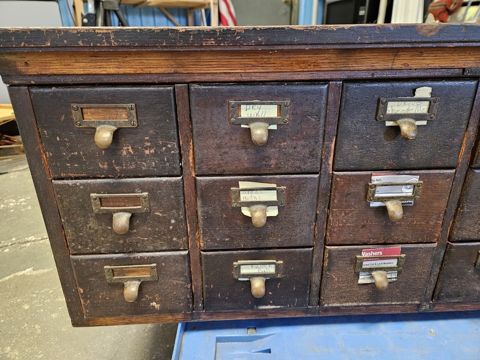 VINTAGE 18 DRAWER WOOD LIBRARY CARD CATALOG APOTHECARY PERFECT
