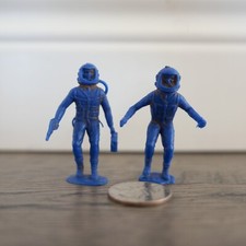 Timmee plastic space toy figure Tim Mee Galaxy Laser lot BLUE astronauts moon 24
