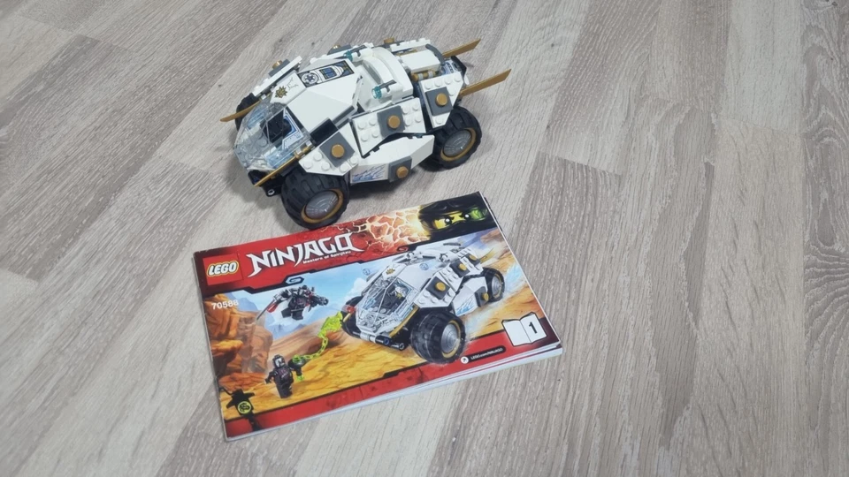 LEGO Ninjago 70588 Titanium Ninja Tumbler, Foto 2 von 2