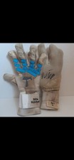 Signierte Matchworn Torwarthandschuhe von Nil...