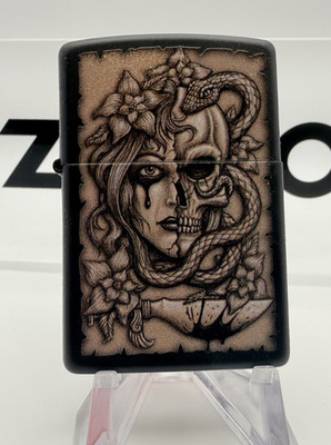 ORIGINAL ZIPPO MATT SCHWARZ FEUERZEUG GORY TATTOO SKULL & SNAKE DESIGN BOXED & NEU