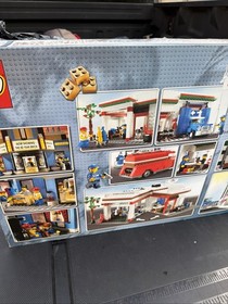 LEGO Creator Expert 10184 Town Plan 1980 Pieces Factory New Sealed