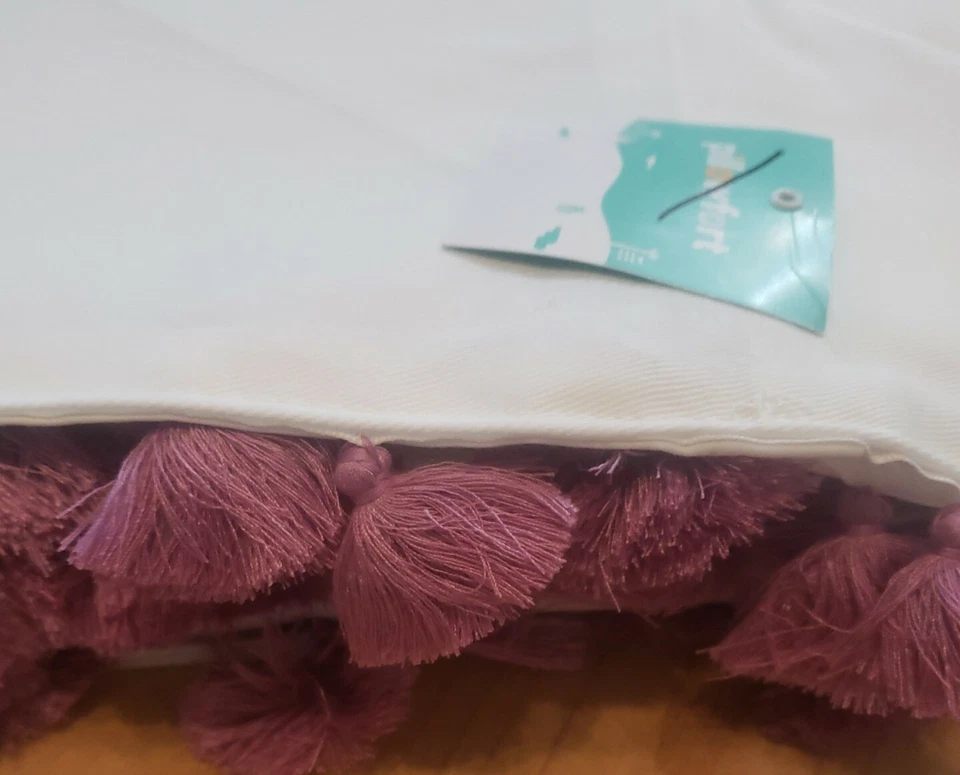 Panel de ventana Pillowfort blanco púrpura borla apagón bloqueo de luz ~ 42 x 95 Foto 4 de 4