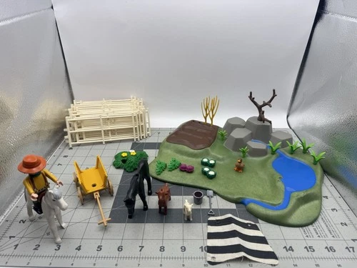 Playmobil 3124 Farm Super Set Incomplete Plus Extras - Vintage 2001