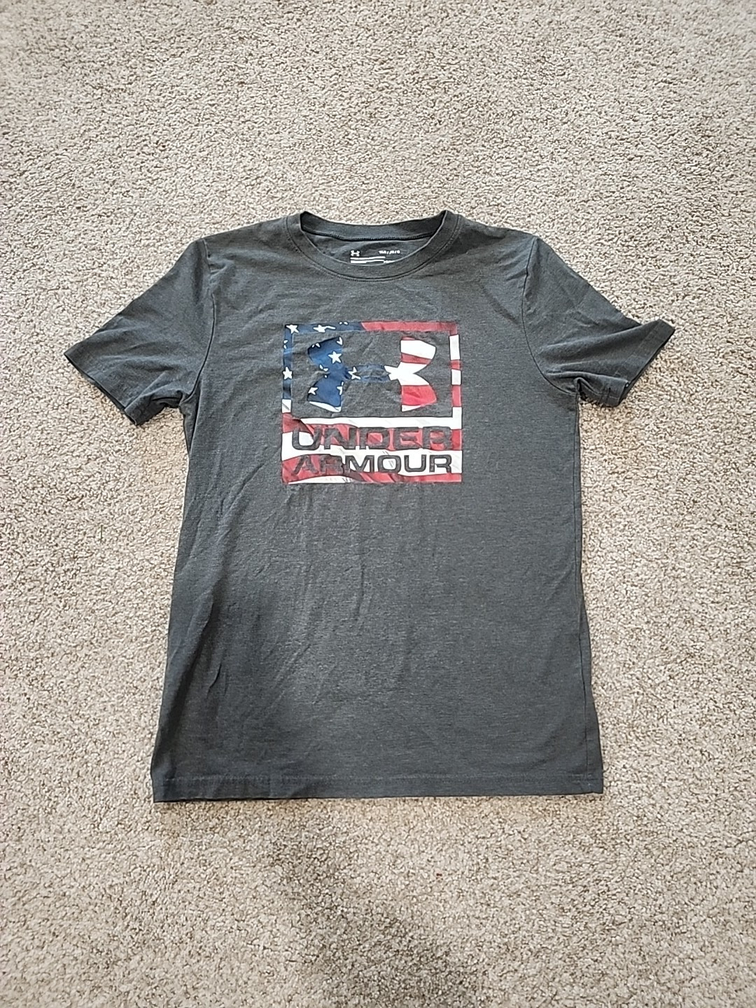 Youth Large Under Armour Red/White/Blue Graphic Gray Short Sleeve Shirt