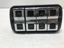 Peterbilt 320 DOME LIGHT Dash/Console Switch - Used | P/N A0660973000