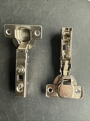 Lot of 2 HR Hardware Resource Self Closing Cabinet Hinge V45 No Mount Base Plate