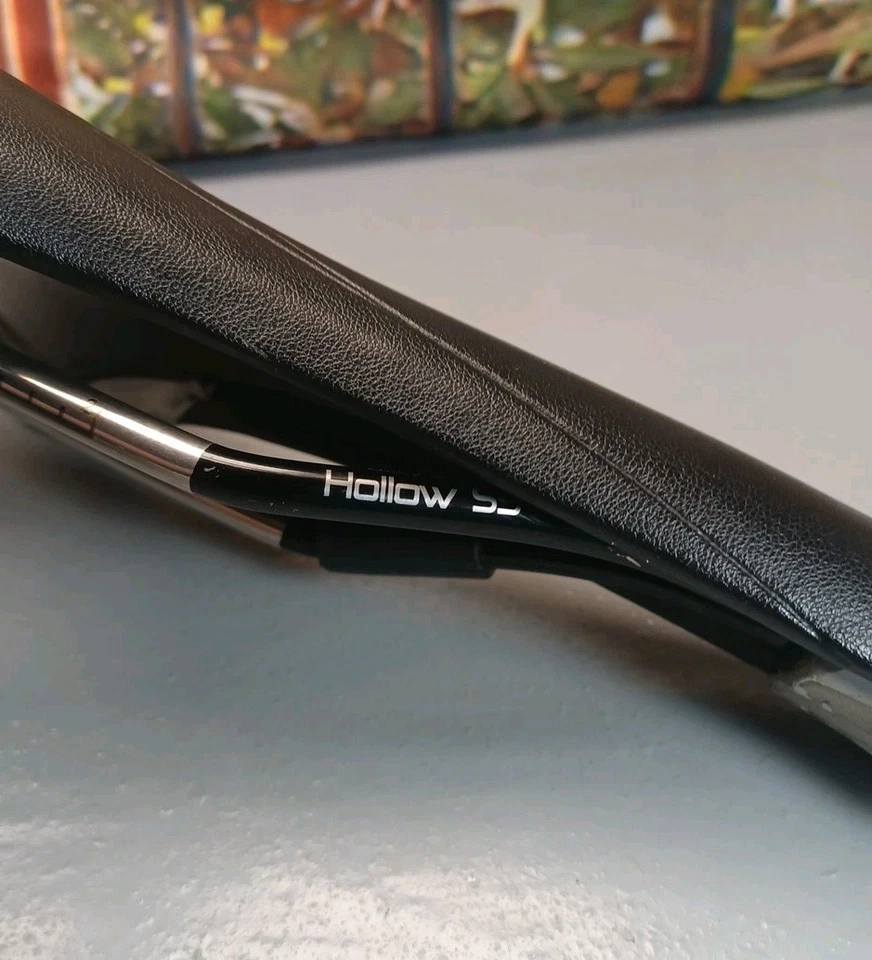 Bontrager Inform RL Bike Seat Saddle 154mm Carbon Composite Base Hollow Rail - Image 3 of 4