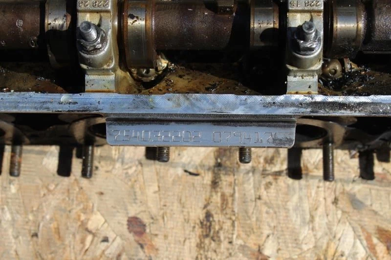 2007 BMW 550i E60 LEFT DRIVER MOTOR ENGINE CYLINDER HEAD 754032202 - Image 4 of 4