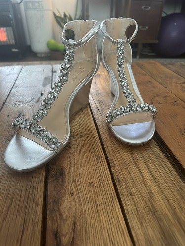 jewel badgley mischka shoes Meryl Silmet Silver Rhinestone T Strap Woman's  8.5 | eBay