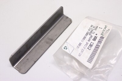 ORIGINAL JAGUAR XK120 XK140 Daimler  E-TYPE  HALTER XR813812 OVP