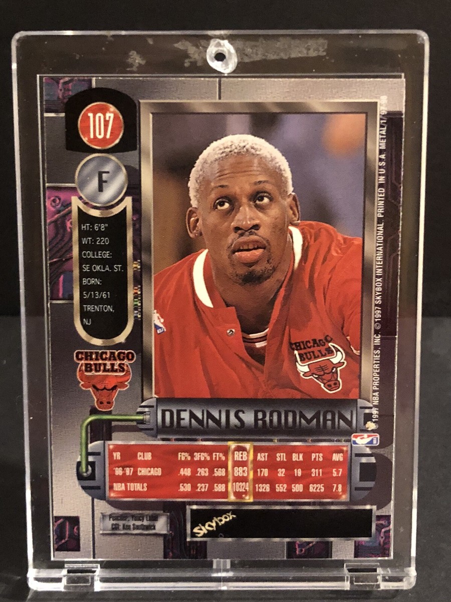 DENNIS RODMAN 97-98 Skybox Metal Universe #107 BASE CARD ! CHICAGO