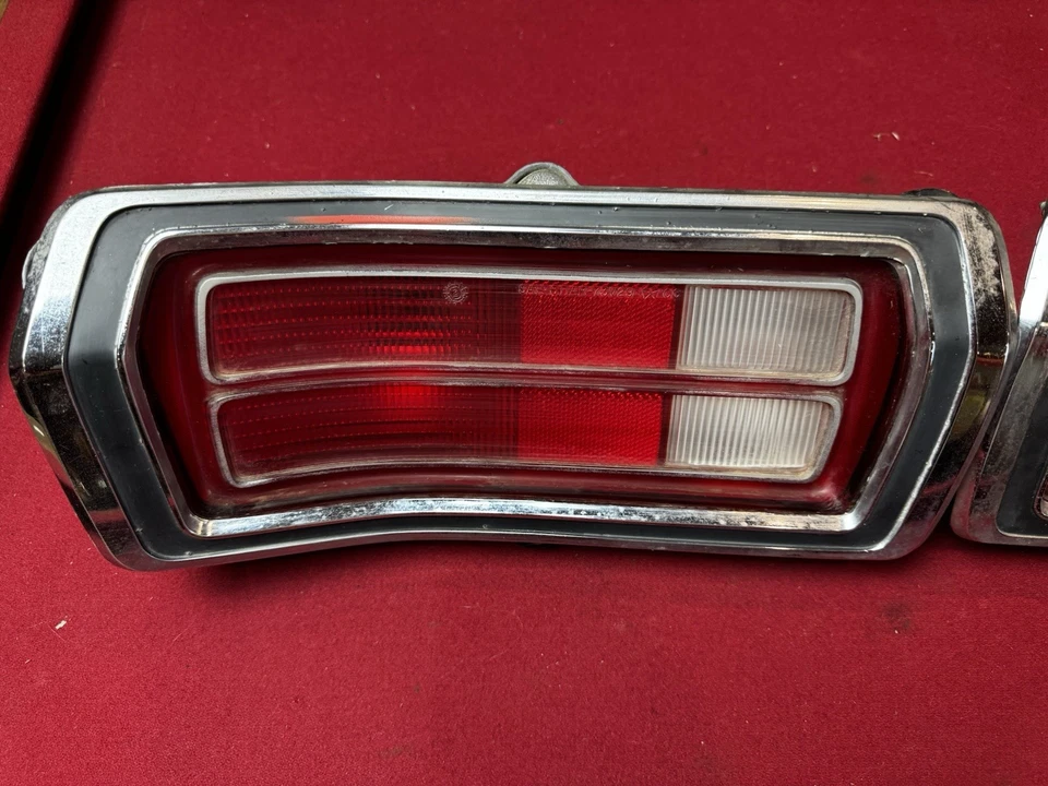 Par de conjuntos de luces traseras Plymouth Duster 1973-1976 Mopar cuerpo A bonito Foto 2 de 4