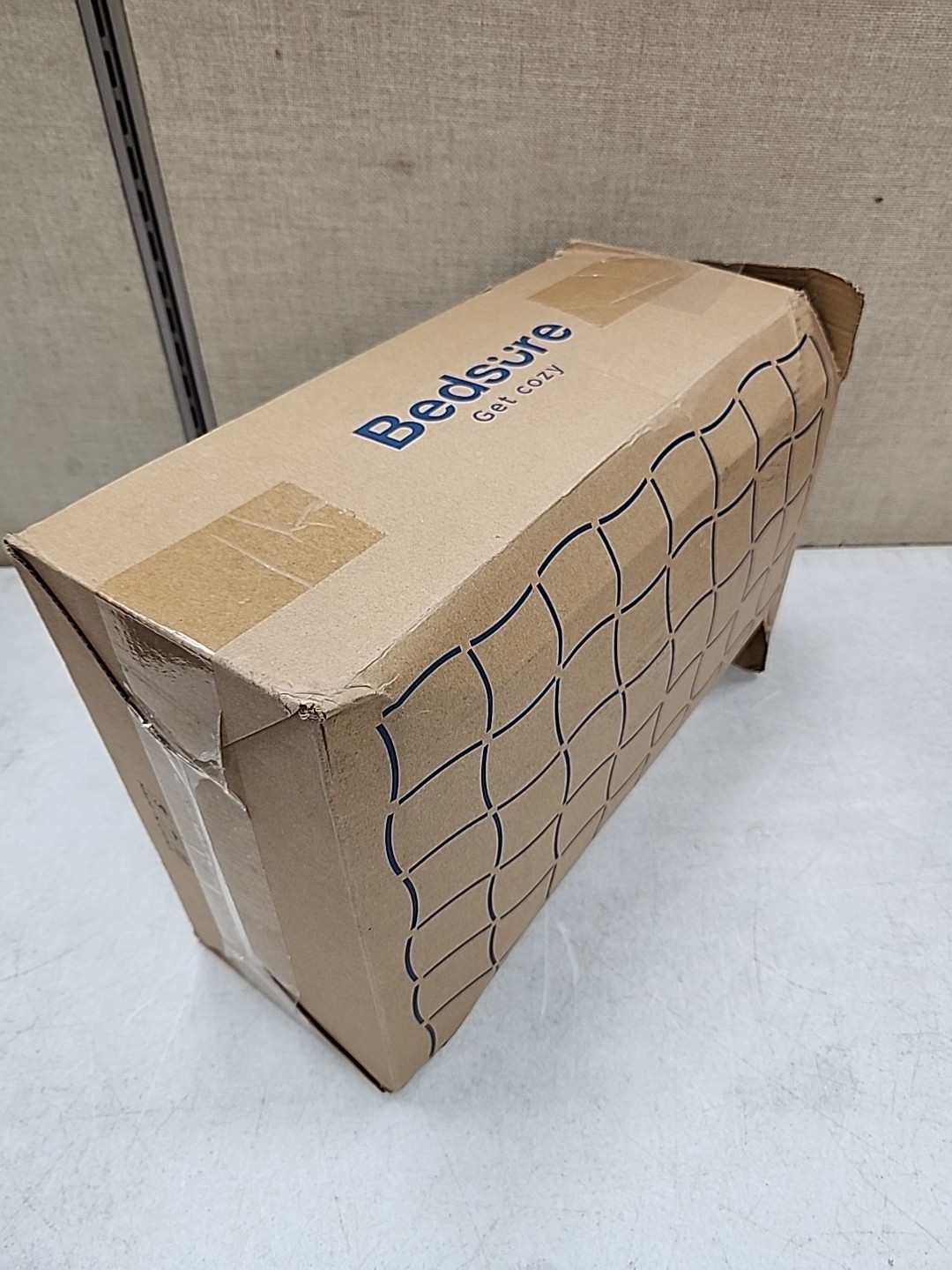 NEW Bedsure All Season Down Alternative Comforter Insert KING in White