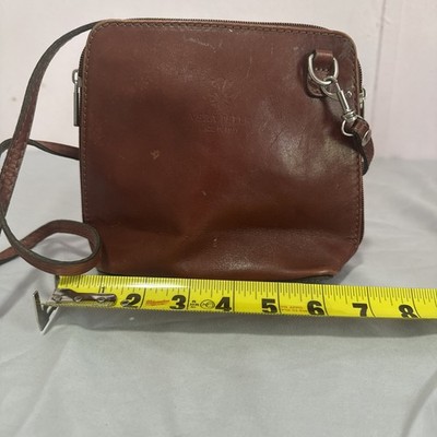Vera Pelle crossbody bag, handcrafted in Italy.