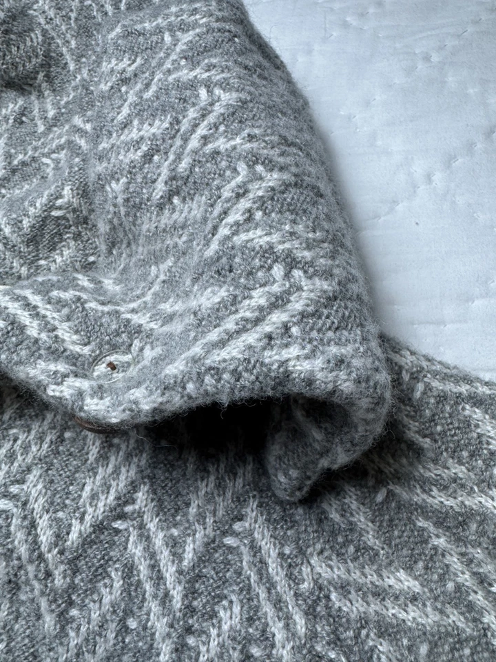 Cardigã feminino Moth By Anthropologie suéter cinza espinha de peixe malha com cinto XS - Imagem 4 de 4