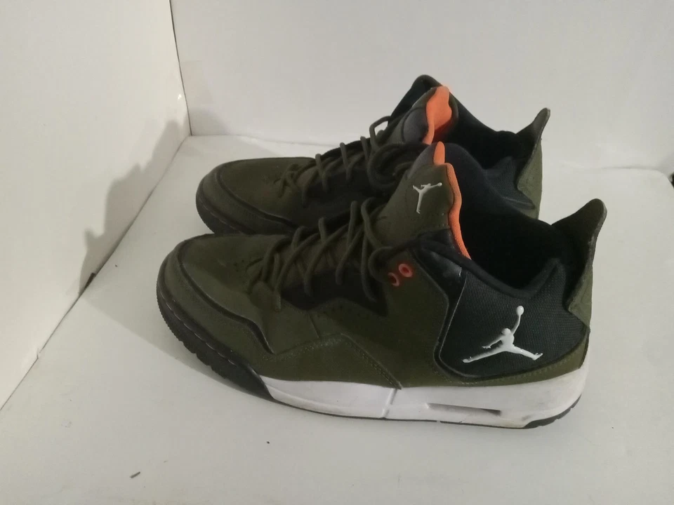 Talla 9 - Jordan Courtside 23 Lona Oliva Usado Sin Caja Foto 2 de 4