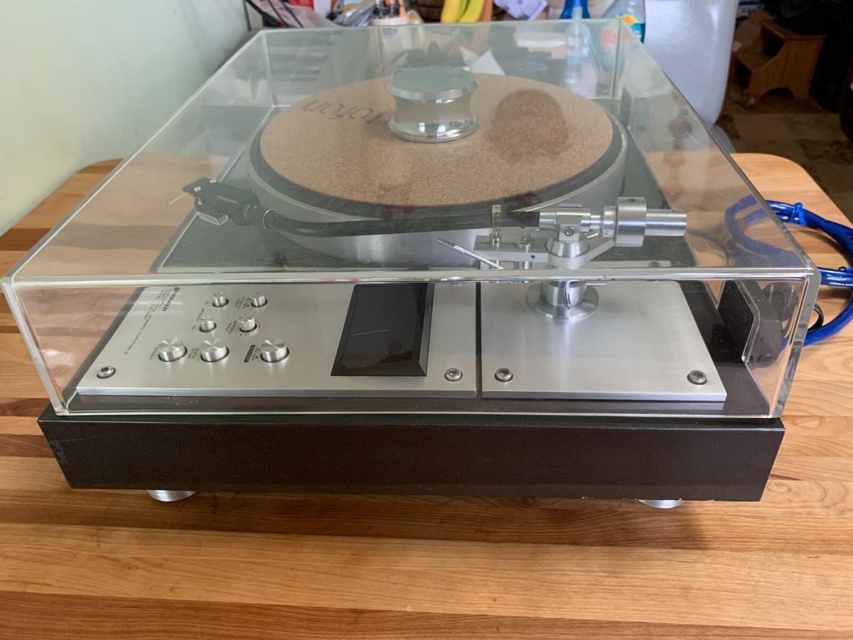 Pioneer PLC 590 turntable with PA 1000. Complete restoration. See