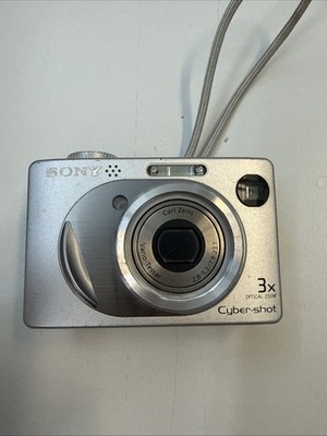 Sony Cyber-shot DSC-W1 Digital Camera FOR PARTS REPAIR - Broken Battery Door