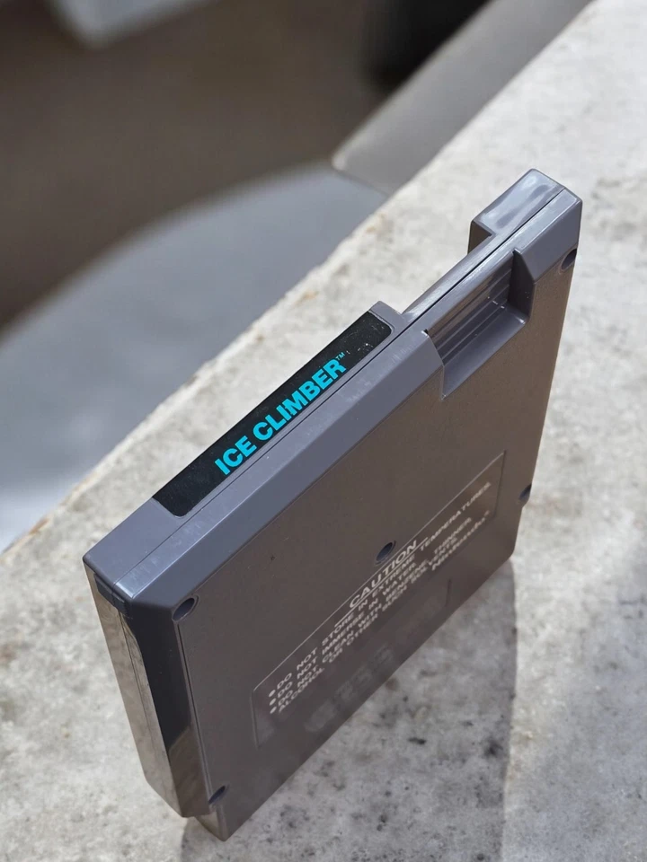 Ice Climber (Nintendo NES) 5 Screw w/ Nintendo Case - Image 4 of 4