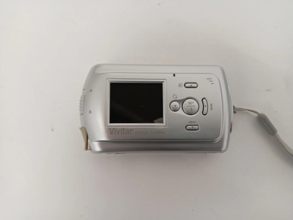 Vivitar ViviCam 3105s Digital Camera With Original Box 3.2MP Silver-Tone - Image 4 of 4