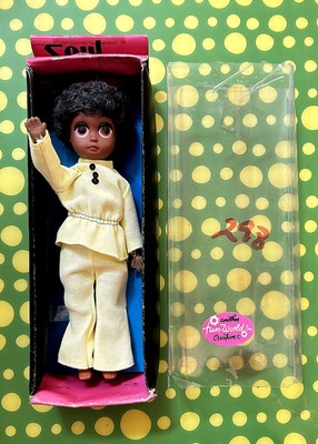 Vintage FUN WORLD Soul Sister African Amer 8'' doll orig box & clothes excellent!