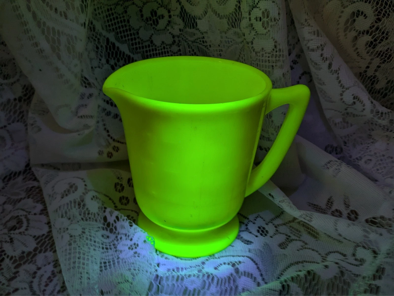 Vintage McKee Uranium Custard Glass 4 Cup Measuring Cup