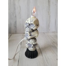 Halloween stacked skulls flickering light prop decor spooky