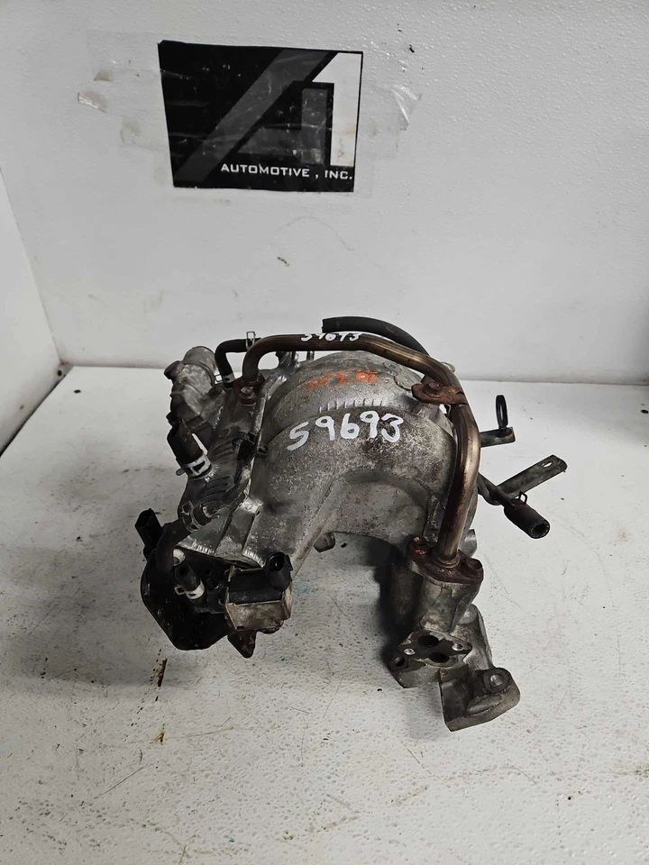 Colector de admisión de motor Suzuki Aerio 2002-2003 2,0 L OEM Foto 3 de 4