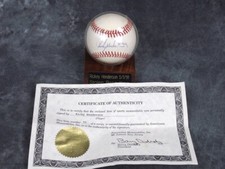 Rickey Henderson 939th Stolen Base King Signed Baseball with COA Display Stand