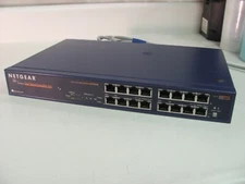 Netgear 16 port Dual Speed Stackable Hub, Model DS516