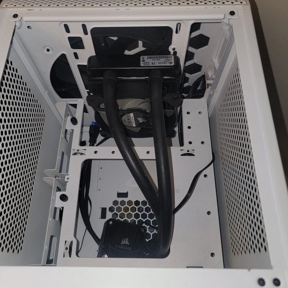 Thermaltake Core V1 w/ H60 CPU Cooler -  Snow Edition Mini ITX Chassis White - Image 3 of 4
