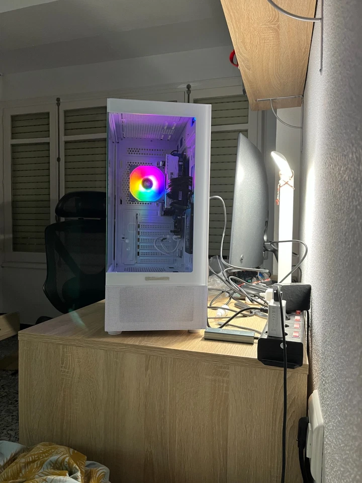 PC Gaming Ordenador Blanco RGB - Immagine 2 di 4
