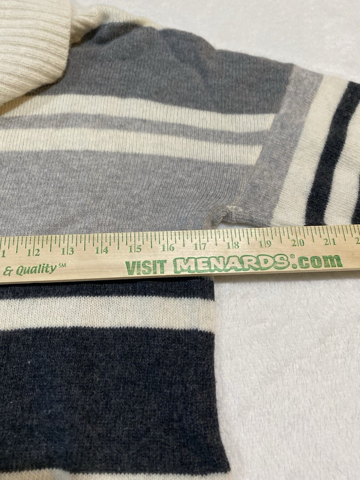 Fenn Wright Manson Buttoned Sleeved Lambswool/Rab… - image 5