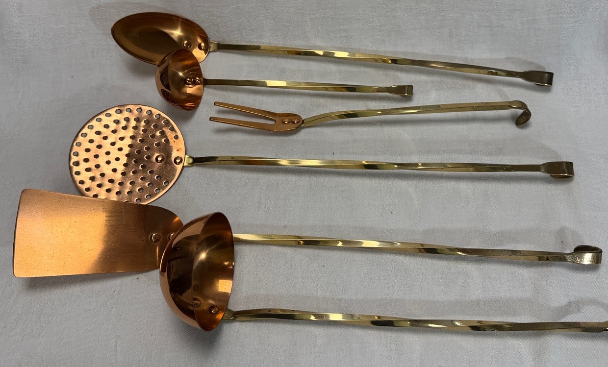 Lote de 6 cucharones de tenedor espátula cuchara ranurada de utensilios de cocina de cobre macizo vintage