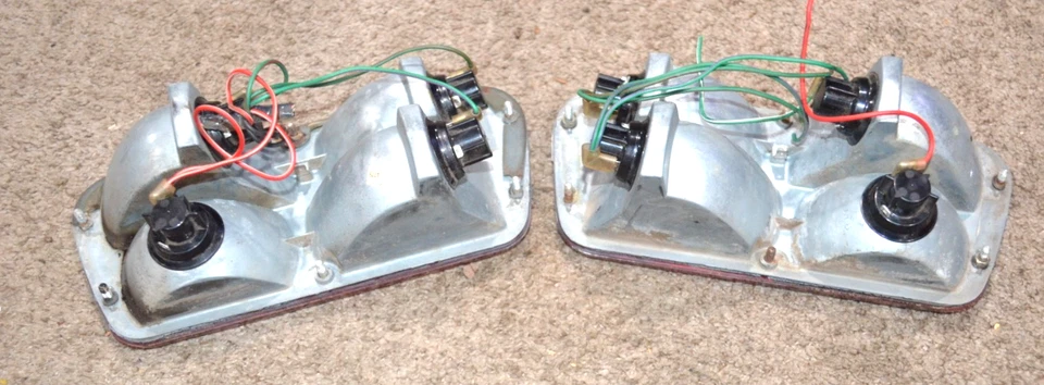 TRIUMPH TR7 TAILLIGHT TAIL LIGHTS LAMPS DRIVER PASSENGER PAIR 1975-1982 OEM Foto 4 de 4