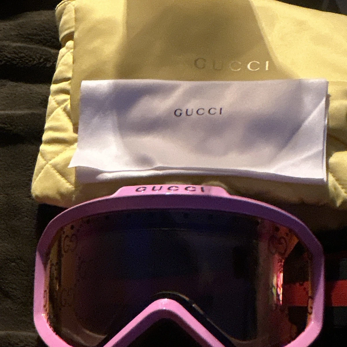 Preços baixos em Máscaras e Óculos de Sol Gucci Esportes de