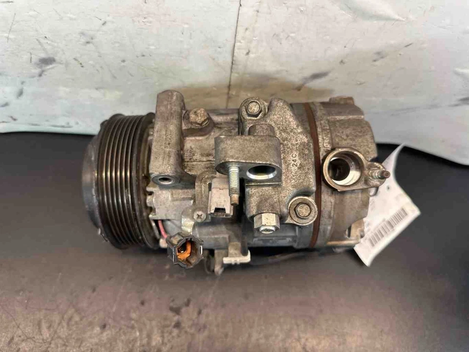 17 INFINITI QX70 A/c Air Compressor 3.7L 6 cylinder - Image 3 of 4