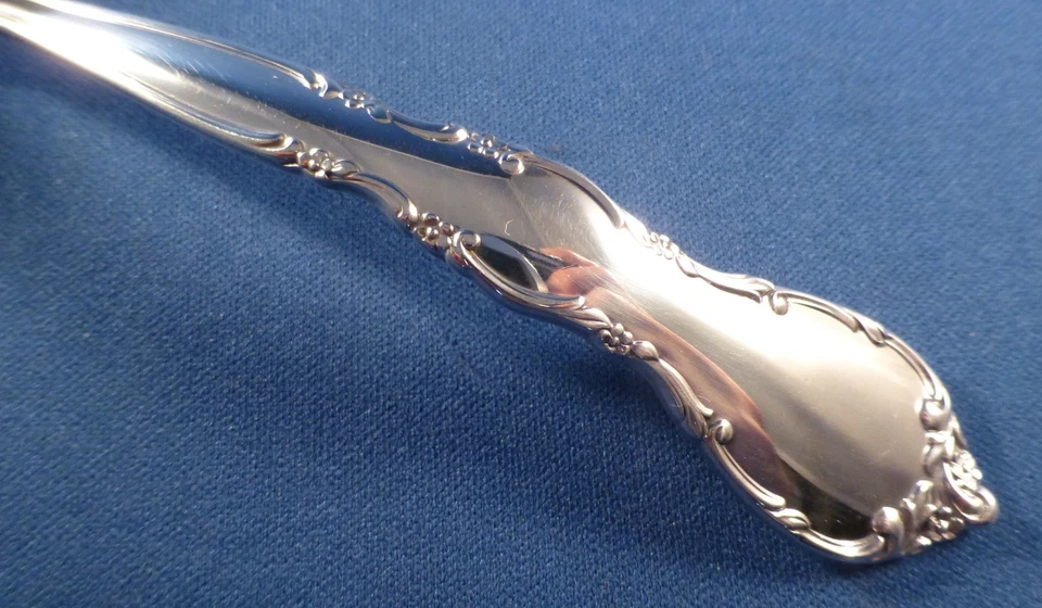 MIGNONETTE-LUNT CUCHARÓN DE SALSA ESTERLINA-ESTADO Foto 2 de 2