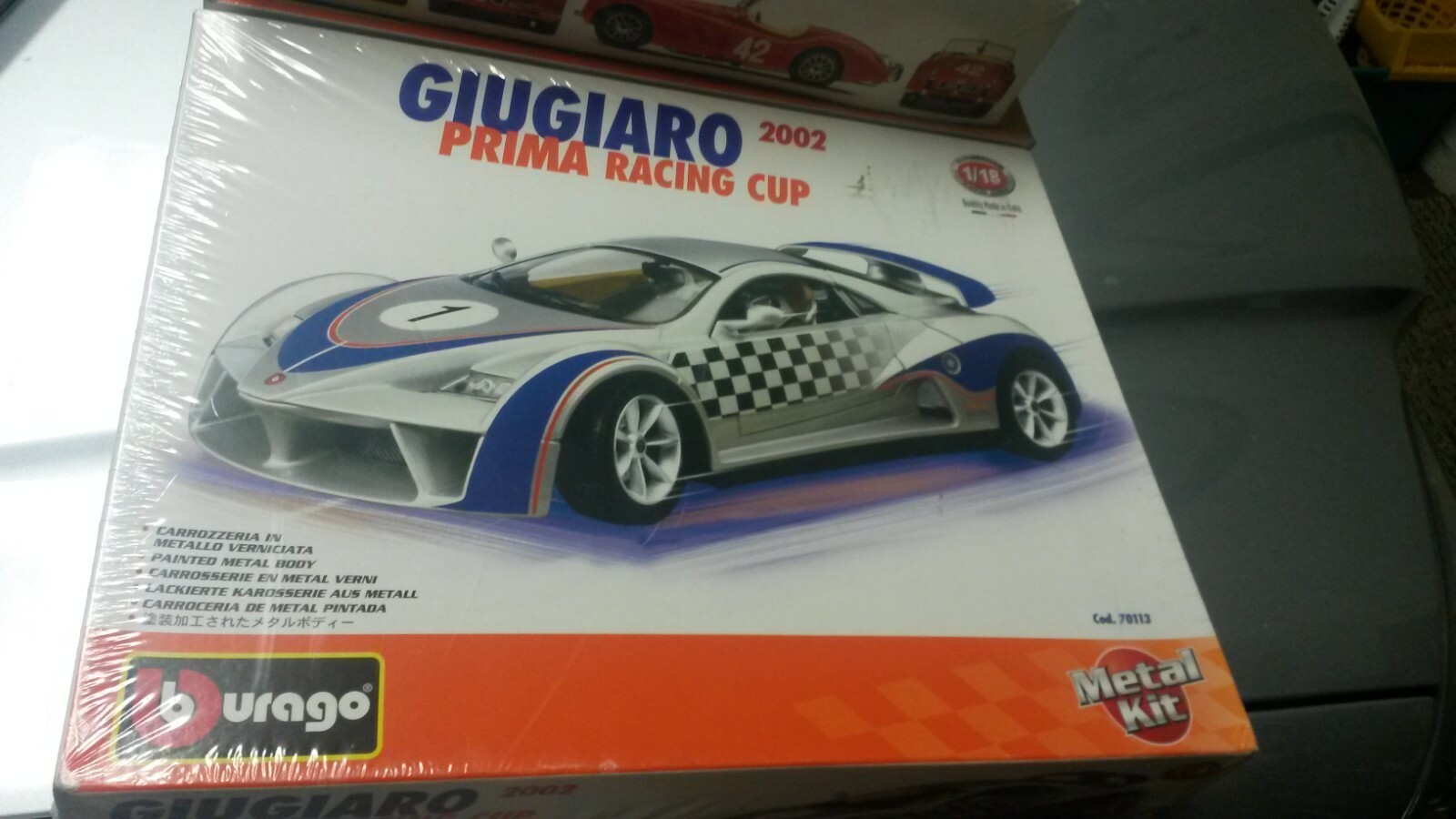 Burago Giugiaro 2002 118 Scale Die Cast Metal Model Kit NEW Italy
