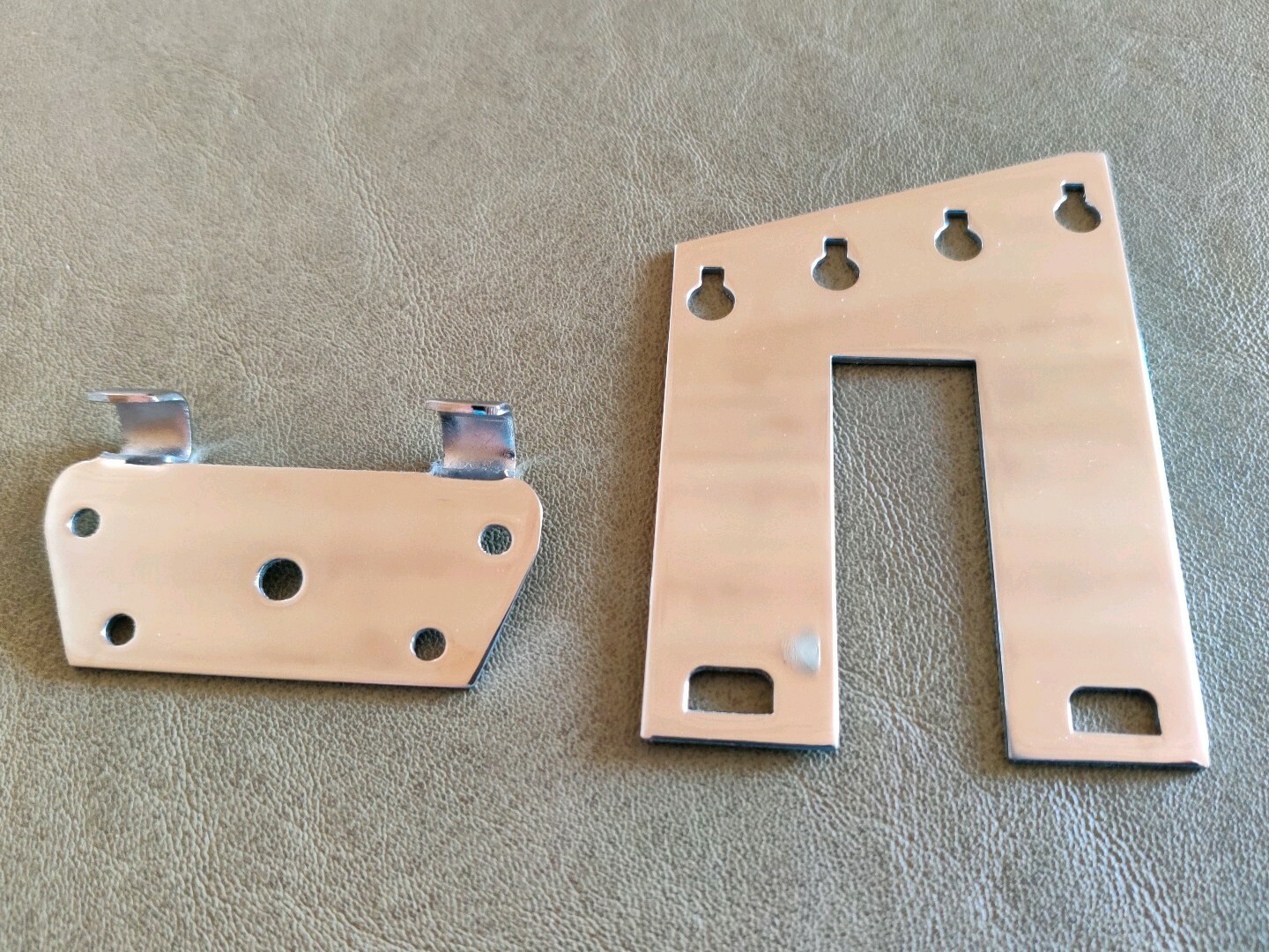 4 strings chrome trapeze tailpiece + bracket for Rickenbacker bass