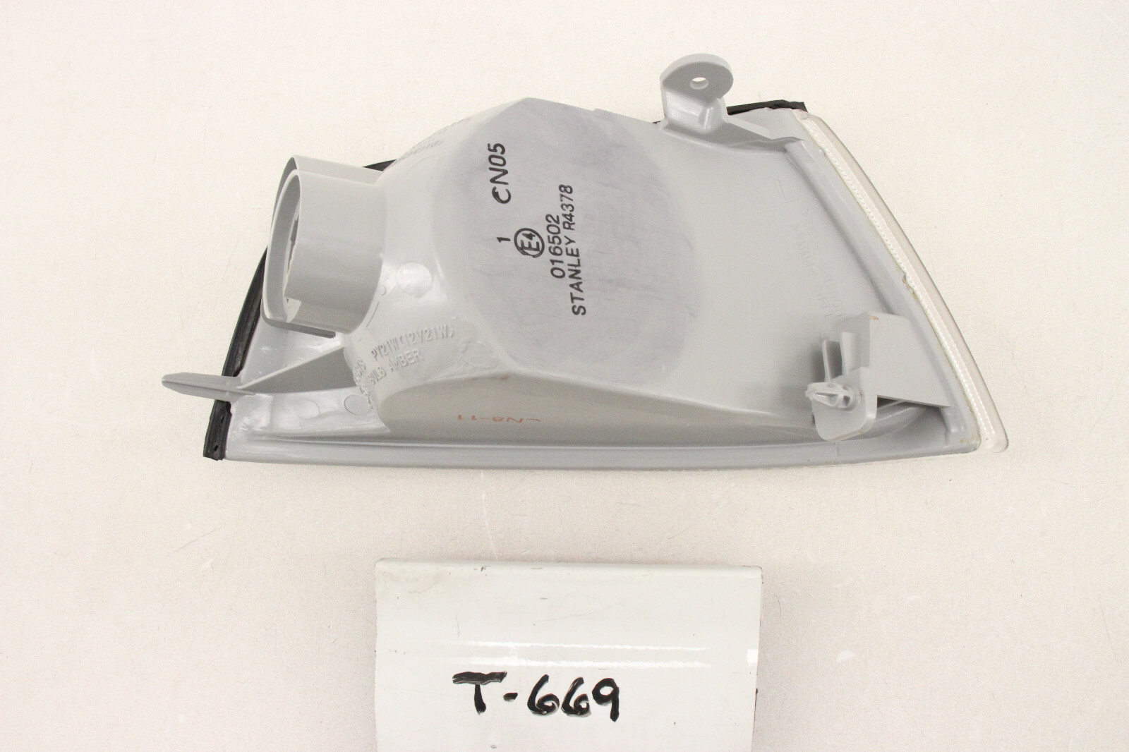 New OEM Front LH Turn Signal Lamp 1996-2003 Mitsubishi Mirage  